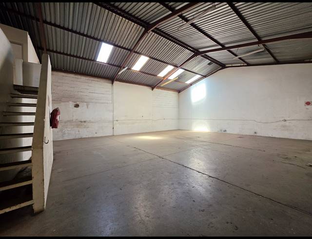 264M² FACTORY TO LET IN ANDERBOLT